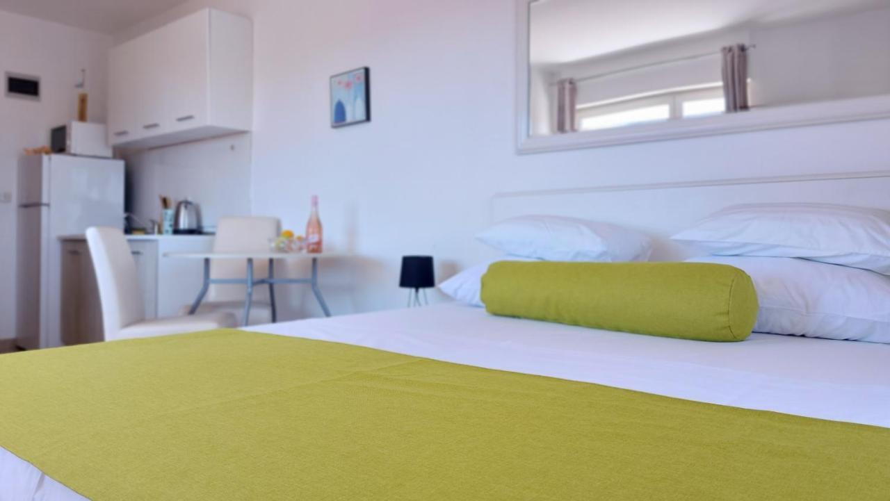 Sea Side Apartments Vodice Bagian luar foto