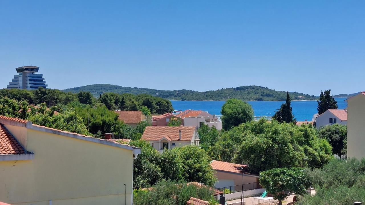 Sea Side Apartments Vodice Bagian luar foto