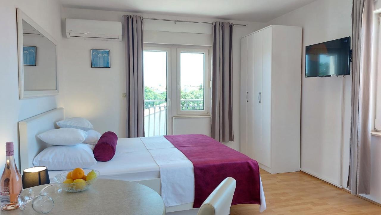 Sea Side Apartments Vodice Bagian luar foto