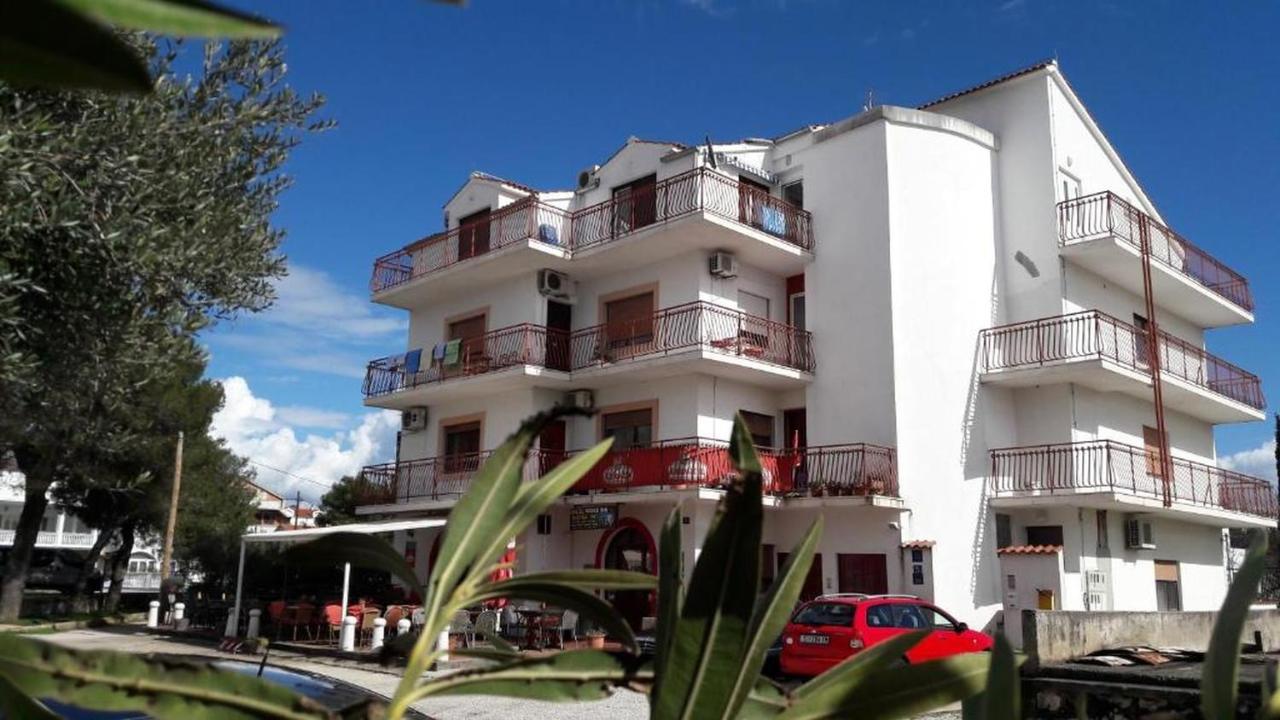 Sea Side Apartments Vodice Bagian luar foto