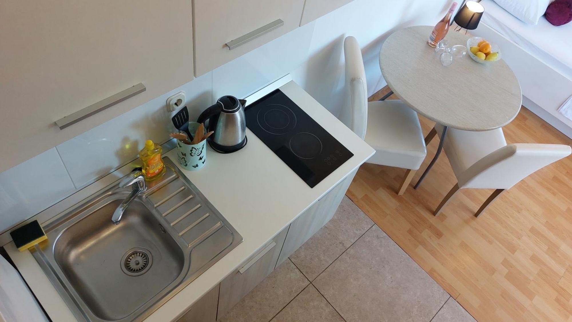 Sea Side Apartments Vodice Bagian luar foto