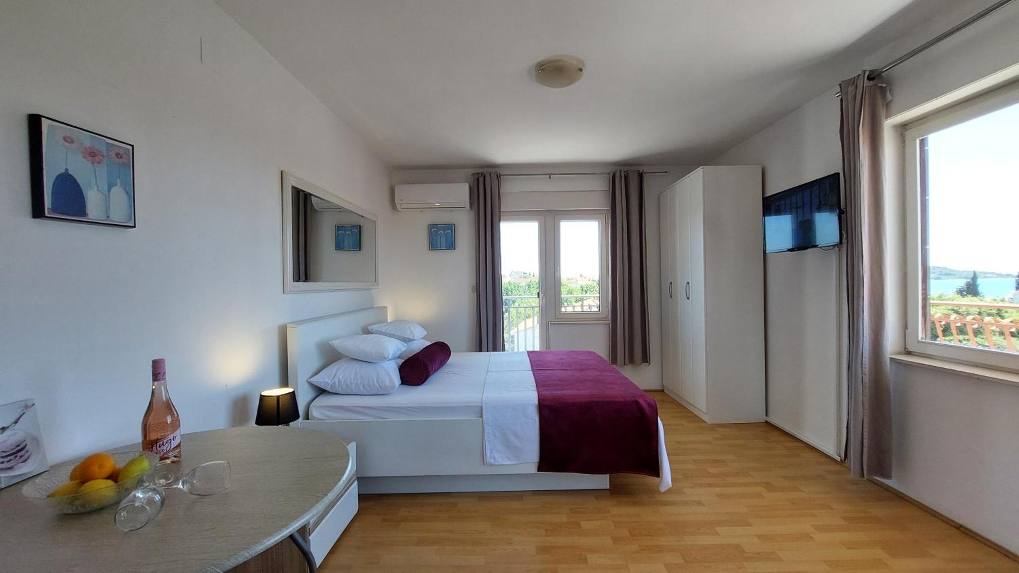 Sea Side Apartments Vodice Bagian luar foto
