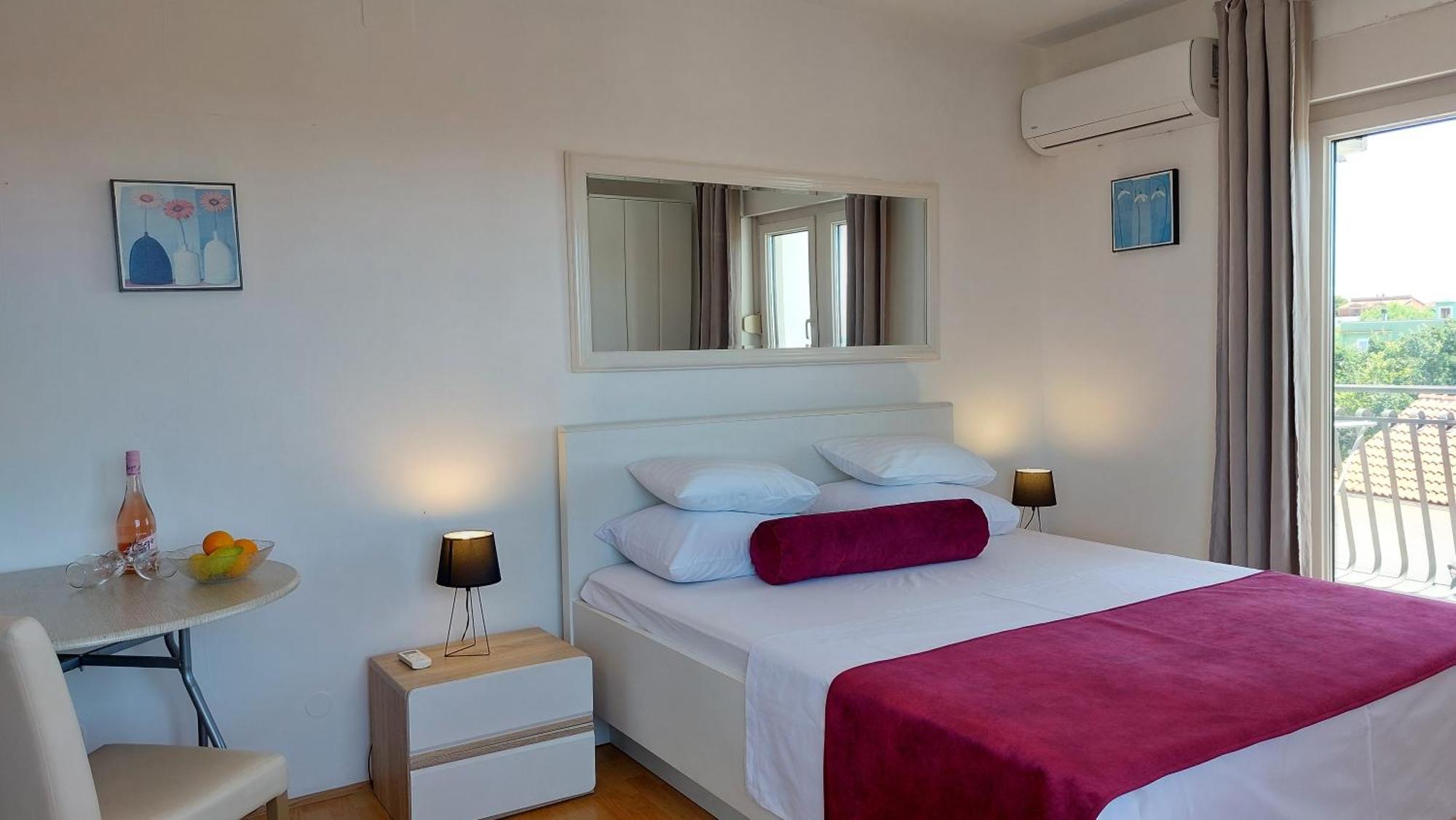 Sea Side Apartments Vodice Bagian luar foto