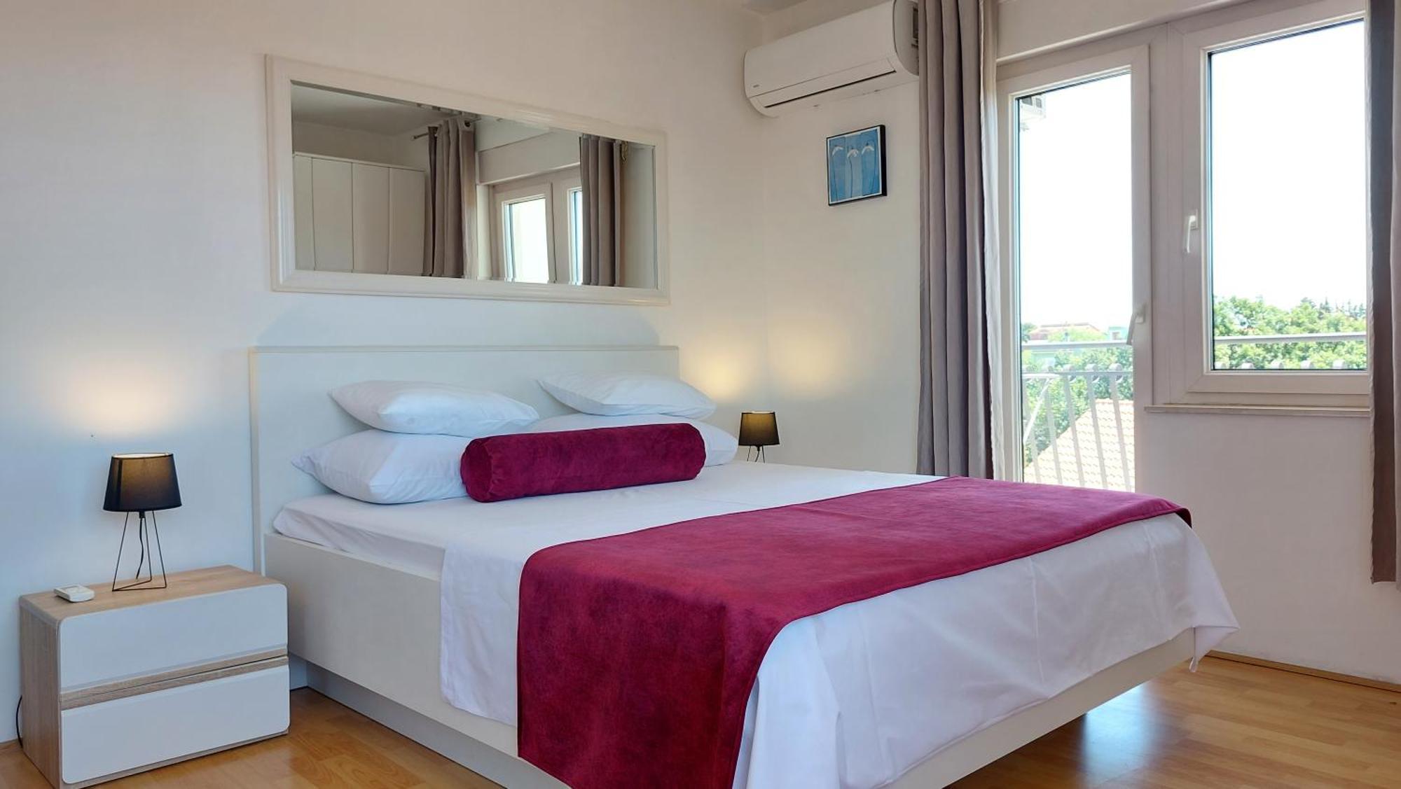 Sea Side Apartments Vodice Bagian luar foto