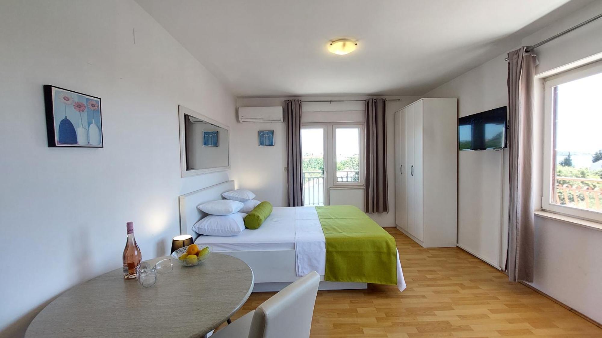 Sea Side Apartments Vodice Bagian luar foto