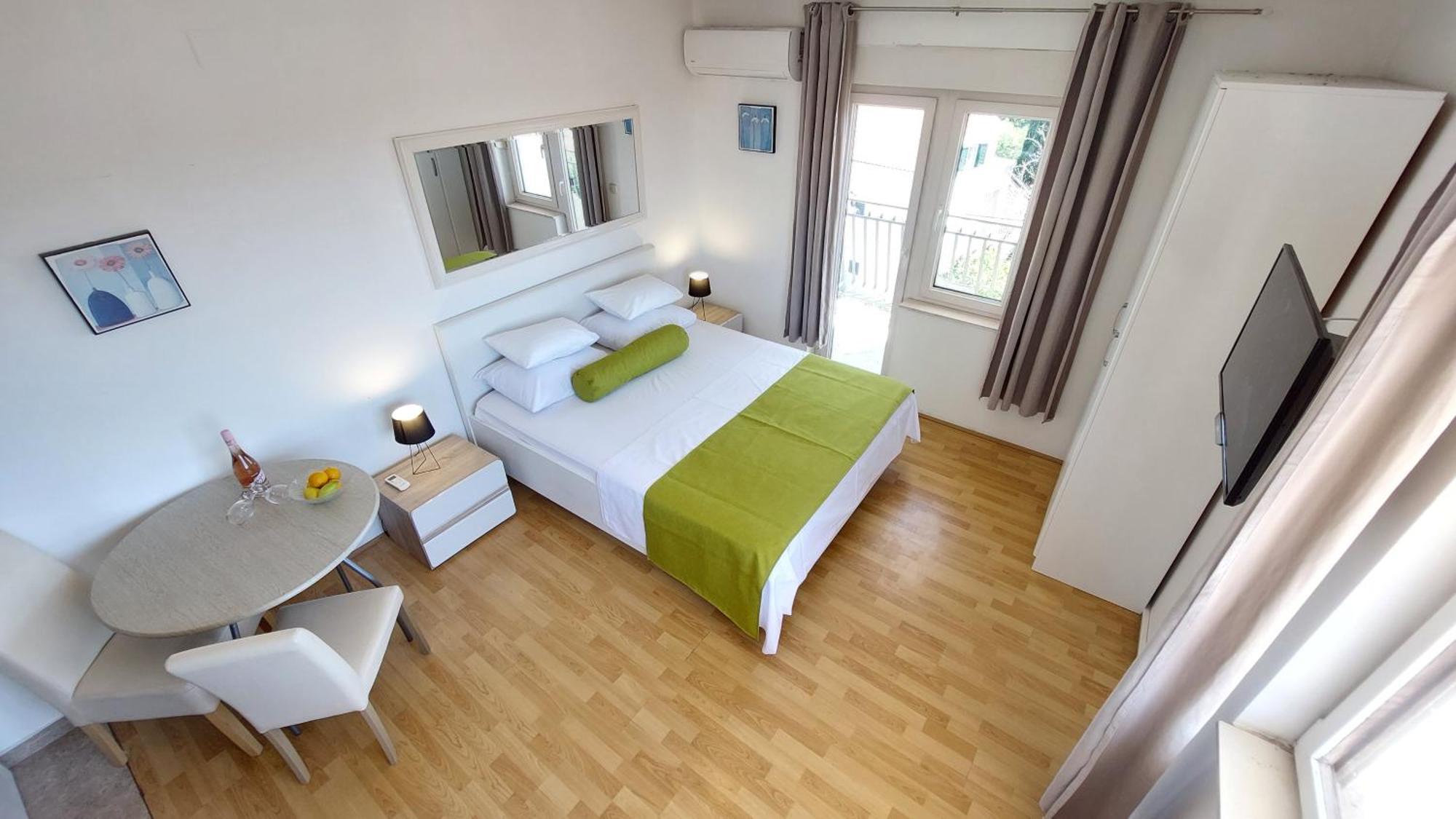 Sea Side Apartments Vodice Bagian luar foto