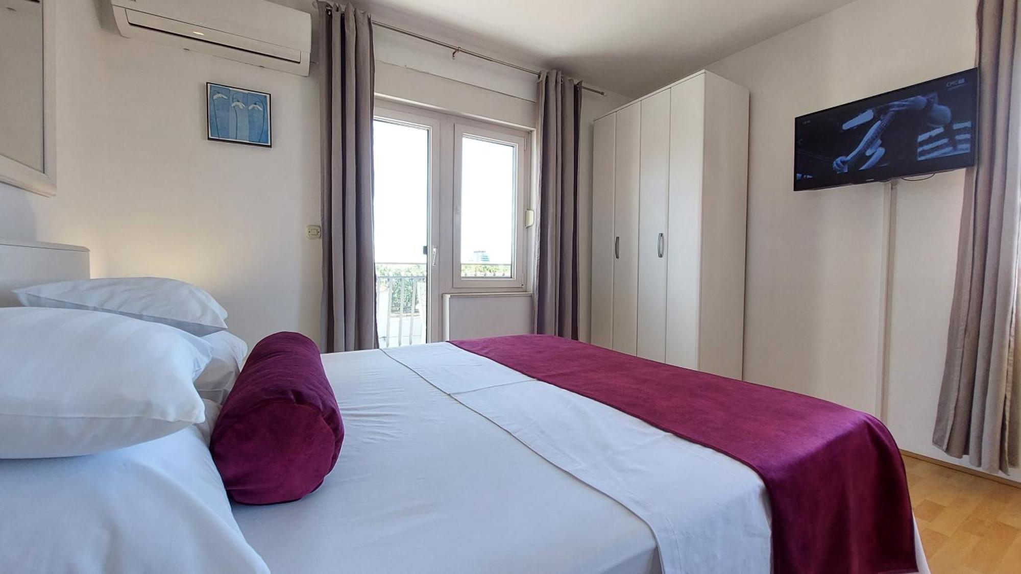 Sea Side Apartments Vodice Bagian luar foto