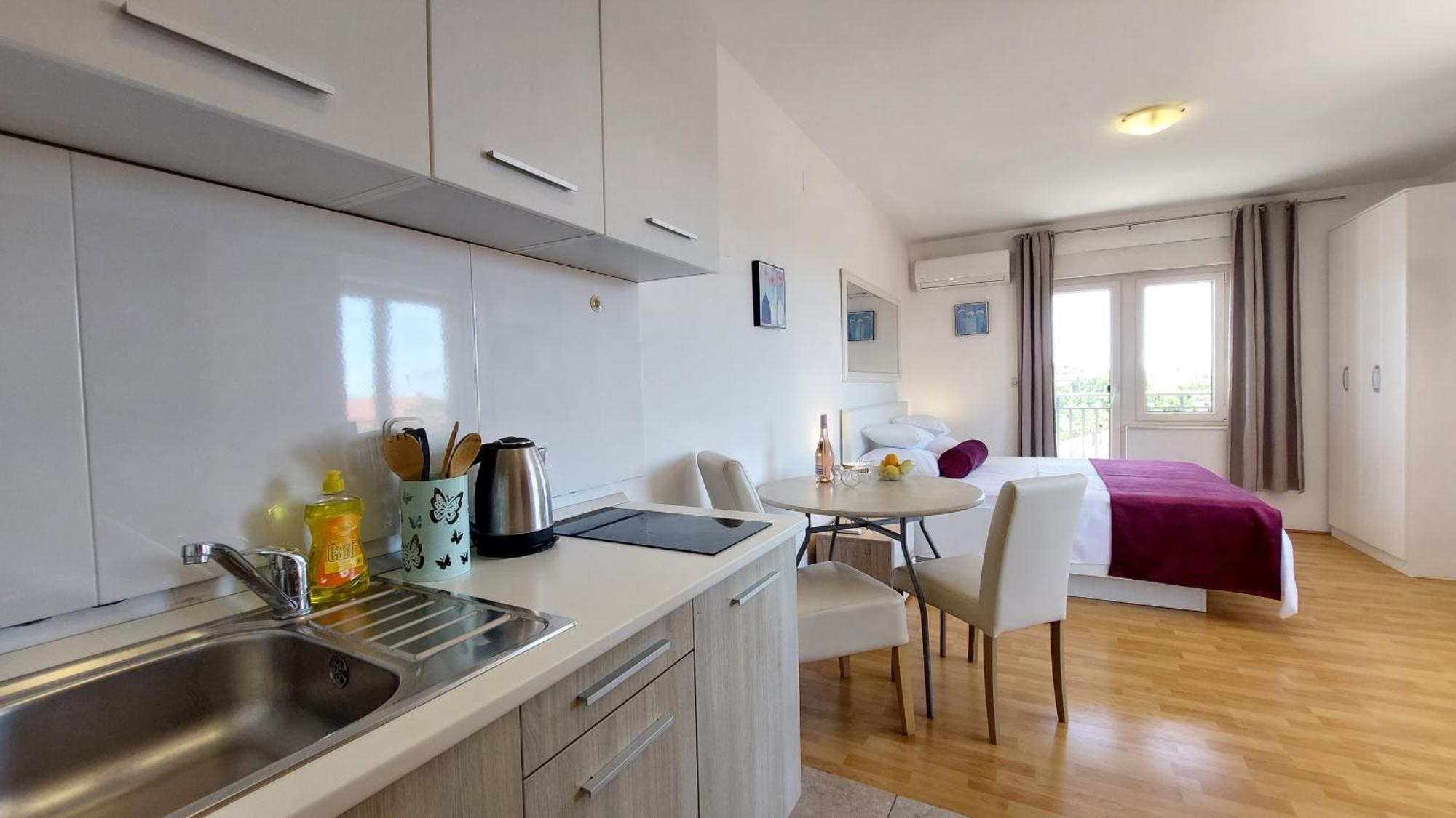 Sea Side Apartments Vodice Bagian luar foto