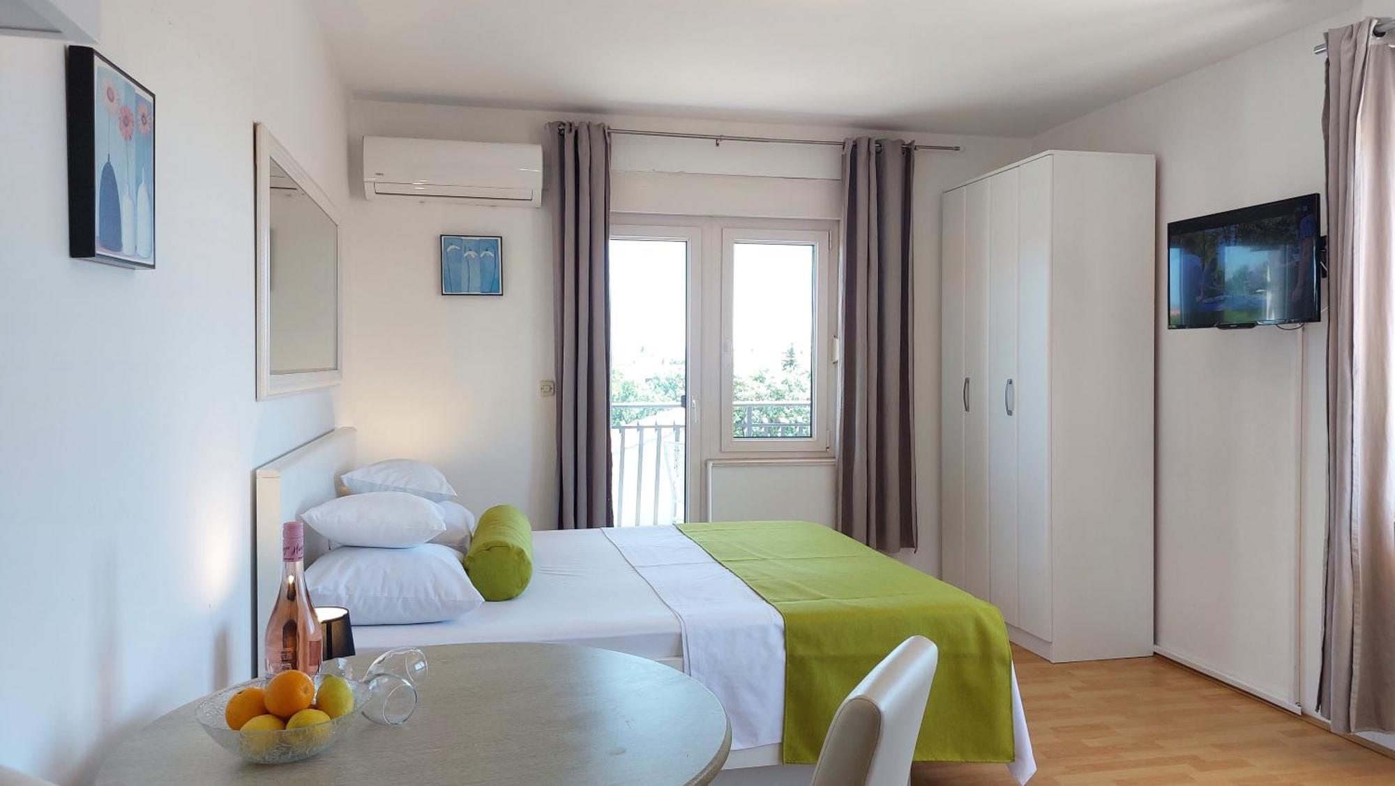 Sea Side Apartments Vodice Bagian luar foto