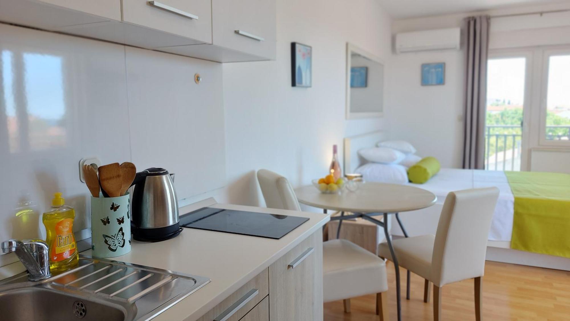 Sea Side Apartments Vodice Bagian luar foto