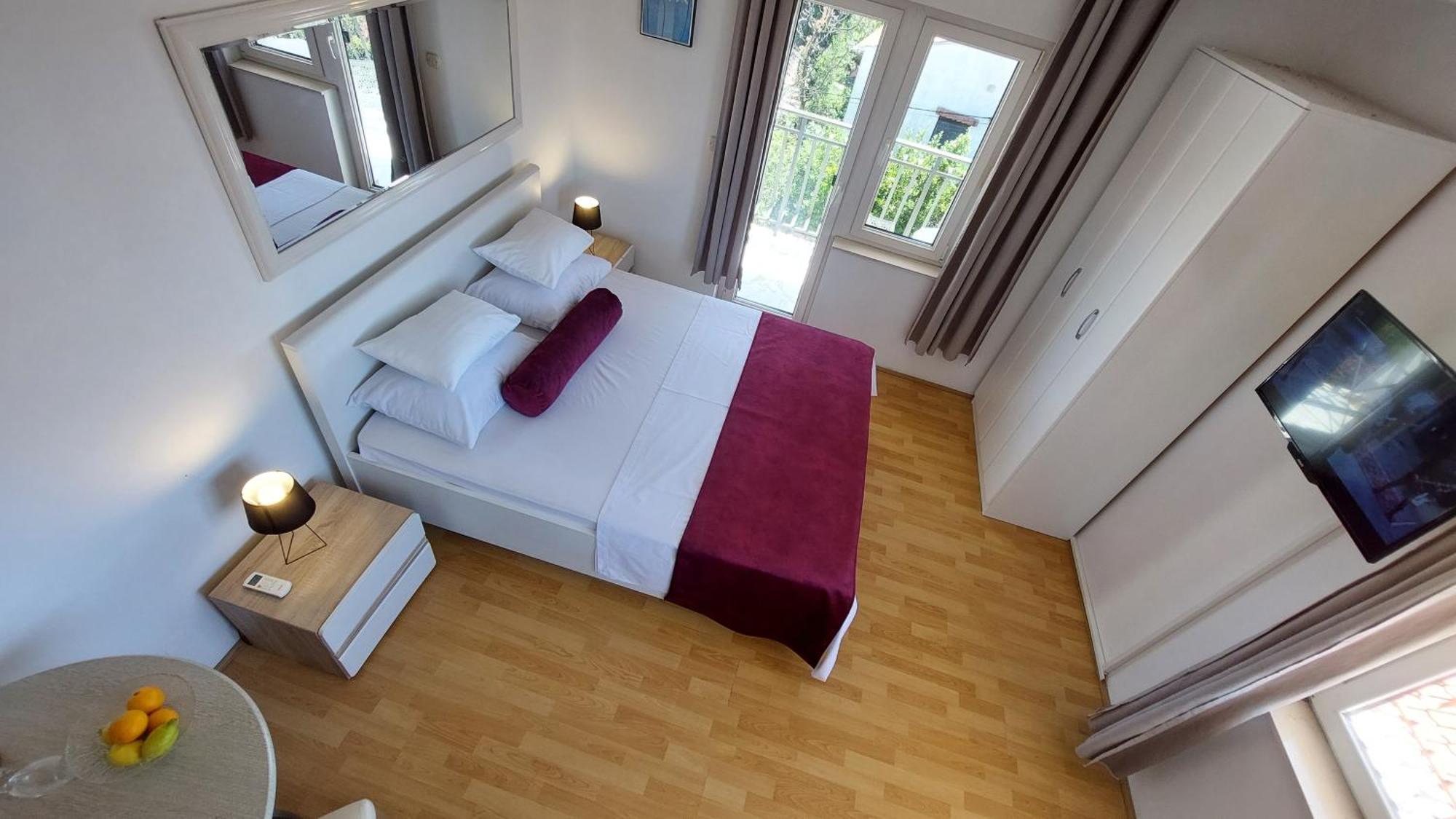 Sea Side Apartments Vodice Bagian luar foto